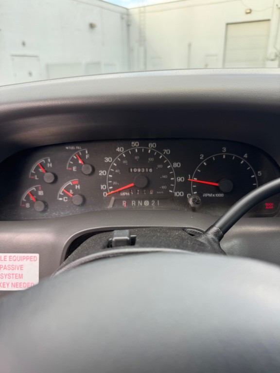 2001 Ford F-350 Image 20