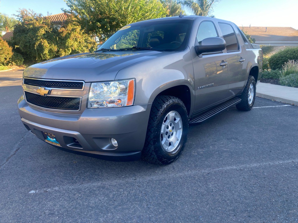 2009 Chevrolet Avalanche Image 1