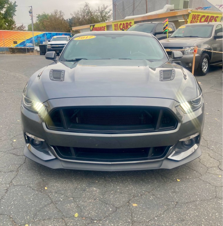 2017 Ford Mustang Image 2