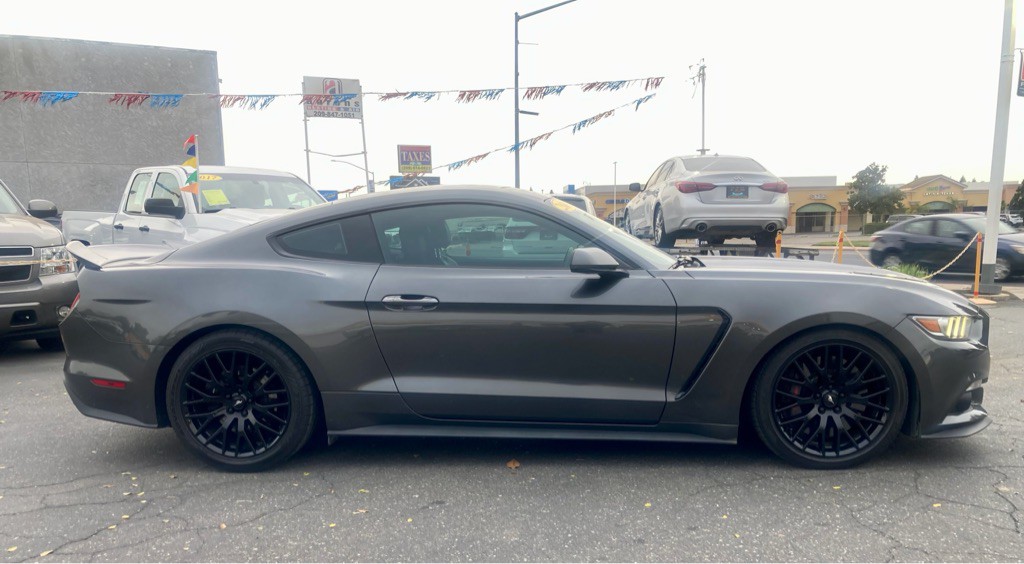 2017 Ford Mustang Image 5