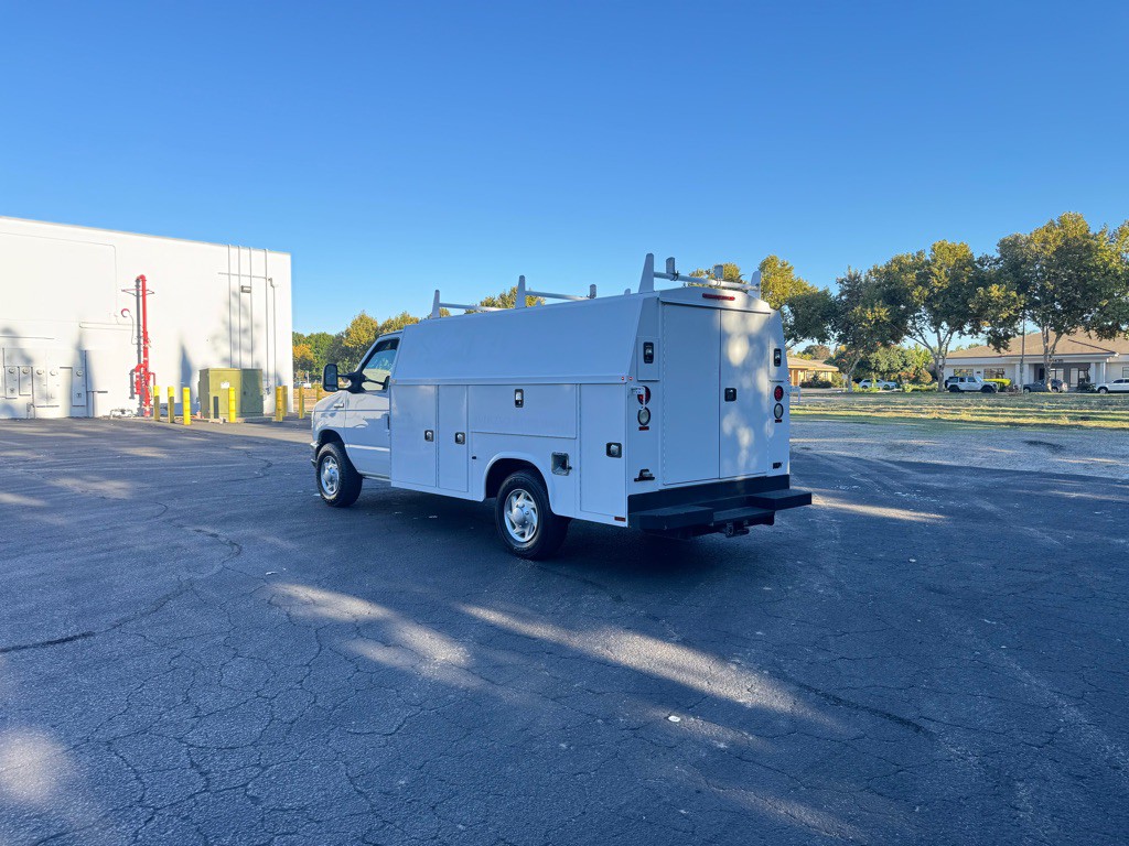 2016 Ford E-series Image 3