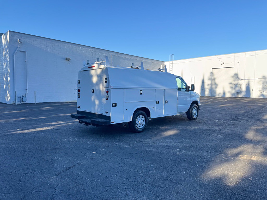 2016 Ford E-series Image 4