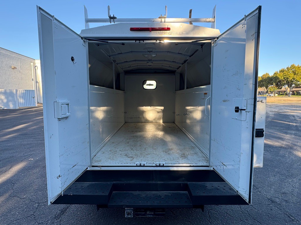 2016 Ford E-series Image 11