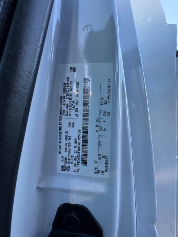 2016 Ford E-series Image 21