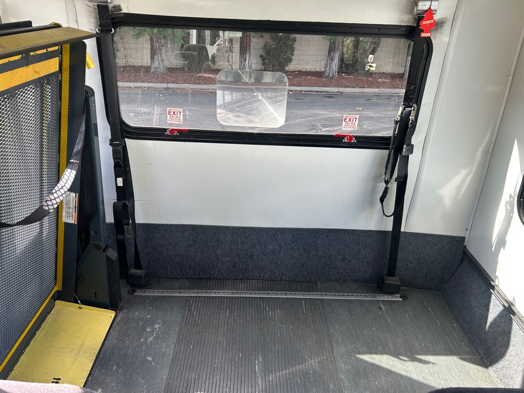 2014 Chevrolet Express Image 11