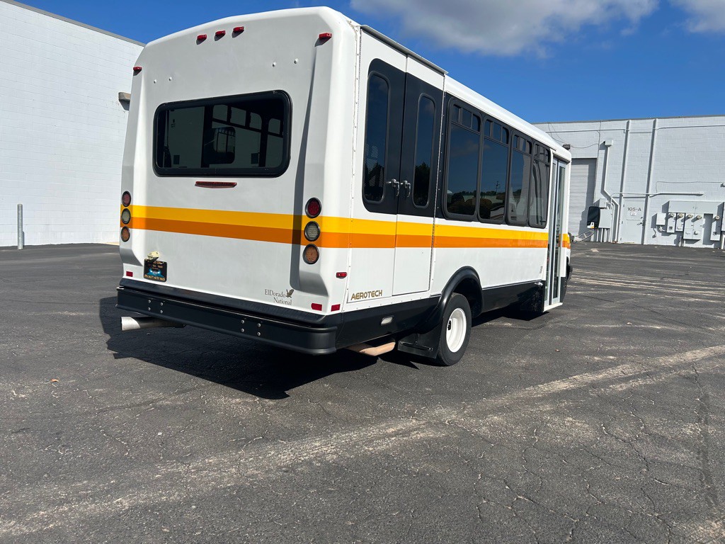 2014 Chevrolet Express Image 2