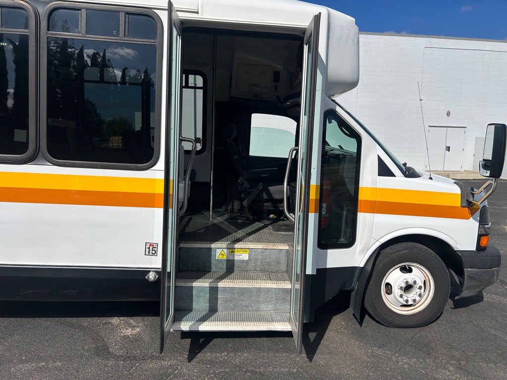 2014 Chevrolet Express Image 6