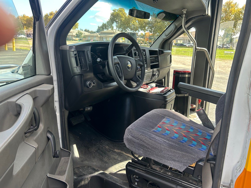 2014 Chevrolet Express Image 13