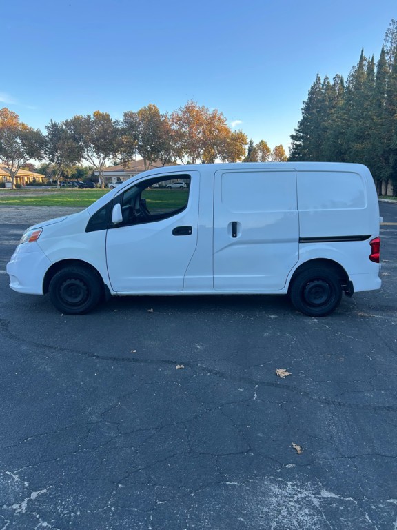 2017 Nissan NV200 Image 2
