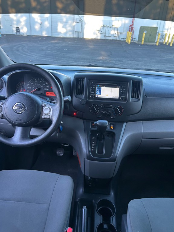 2017 Nissan NV200 Image 6