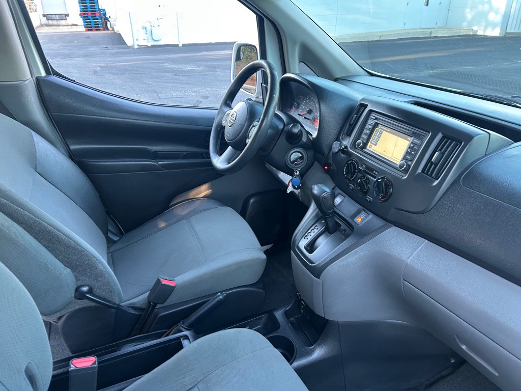 2017 Nissan NV200 Image 12