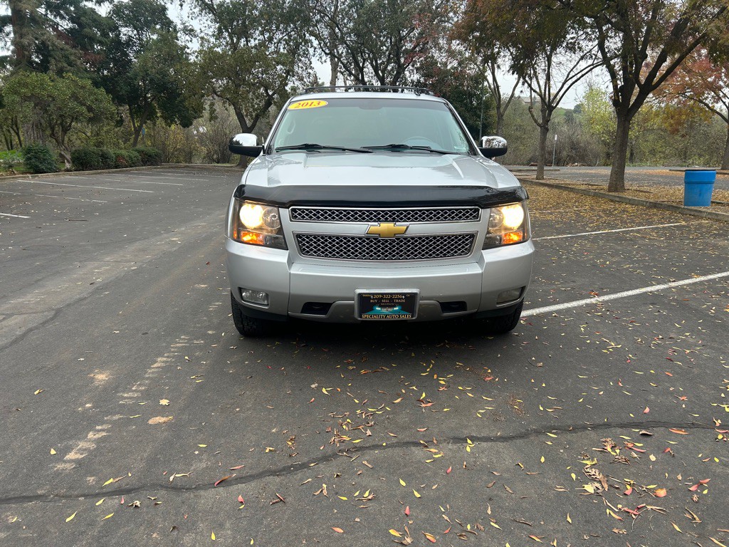 2013 Chevrolet Avalanche Image 8