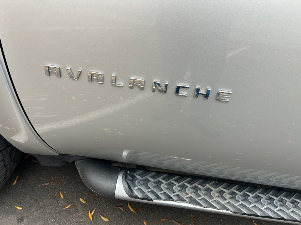 2013 Chevrolet Avalanche Image 10