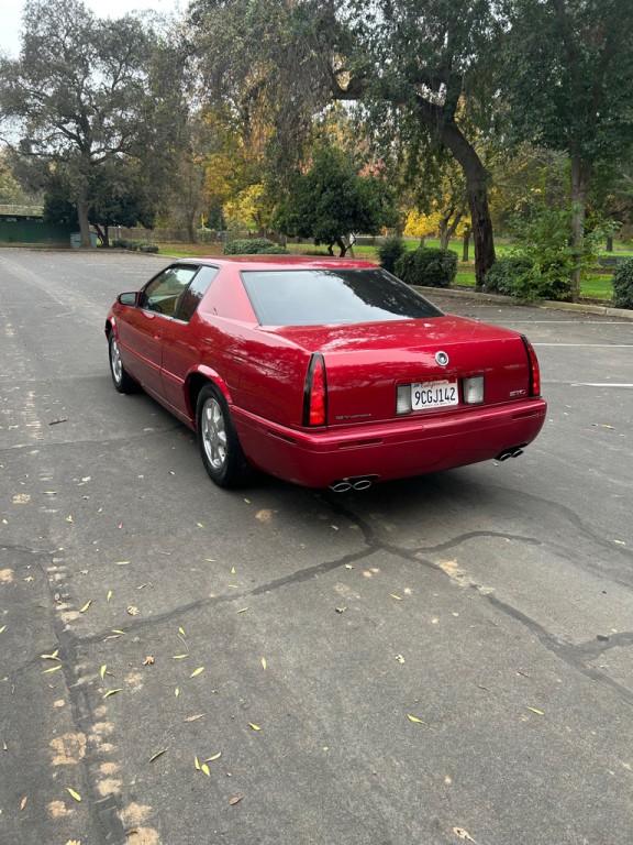 2001 Cadillac Eldorado Image 2