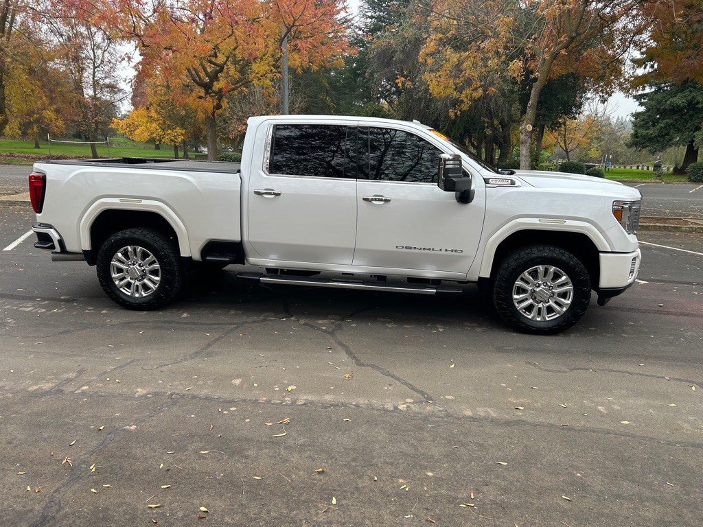 2020 GMC Sierra Image 2