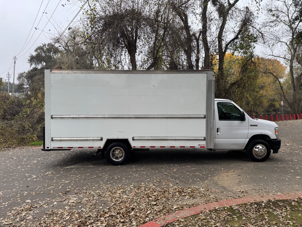 2022 Ford Econoline Image 3