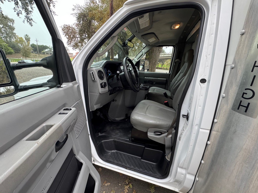 2022 Ford Econoline Image 8