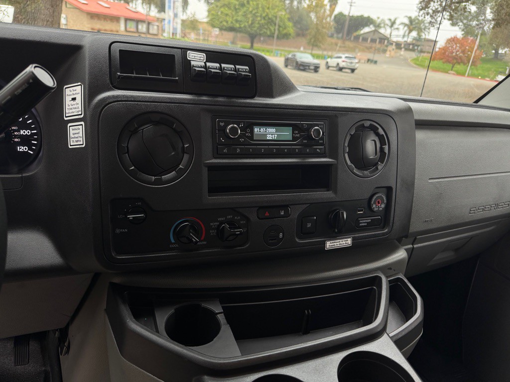 2022 Ford Econoline Image 11