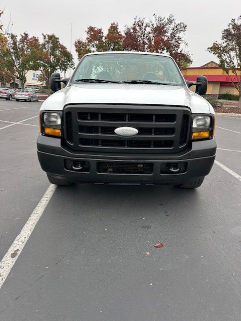 2005 Ford F-350 Image 2
