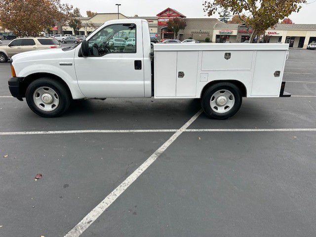 2005 Ford F-350 Image 4