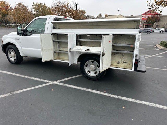 2005 Ford F-350 Image 5