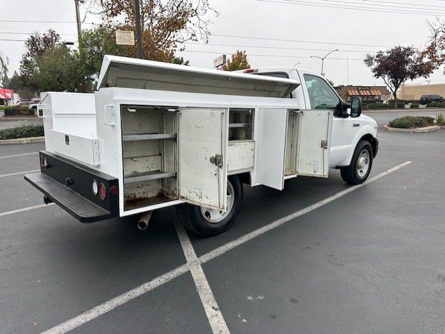 2005 Ford F-350 Image 9