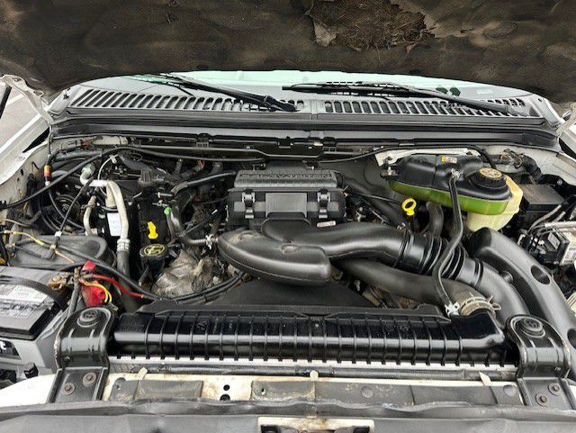 2005 Ford F-350 Image 10