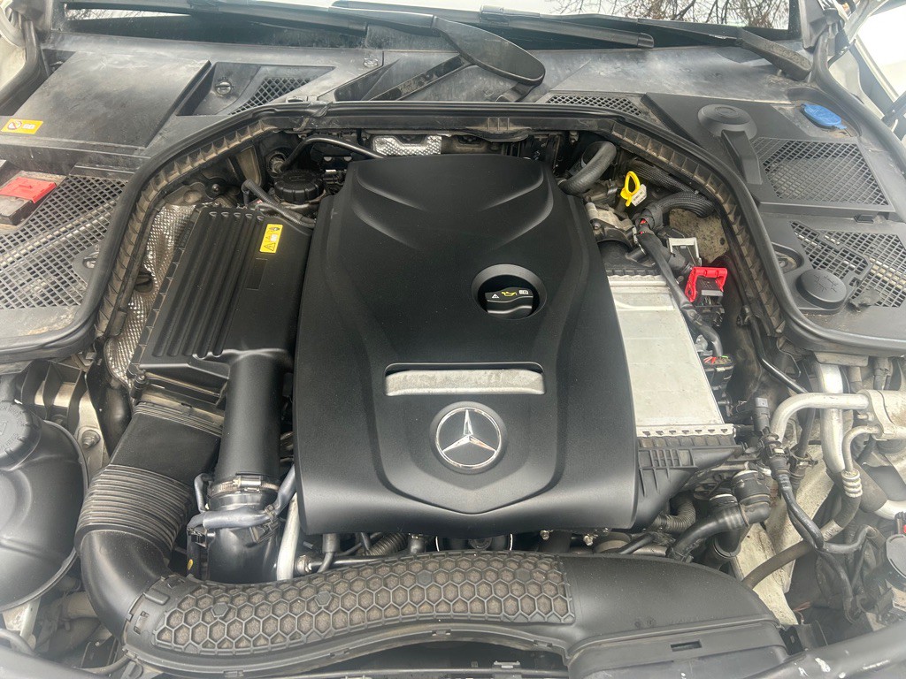 2015 Mercedes-Benz C-Class Image 9