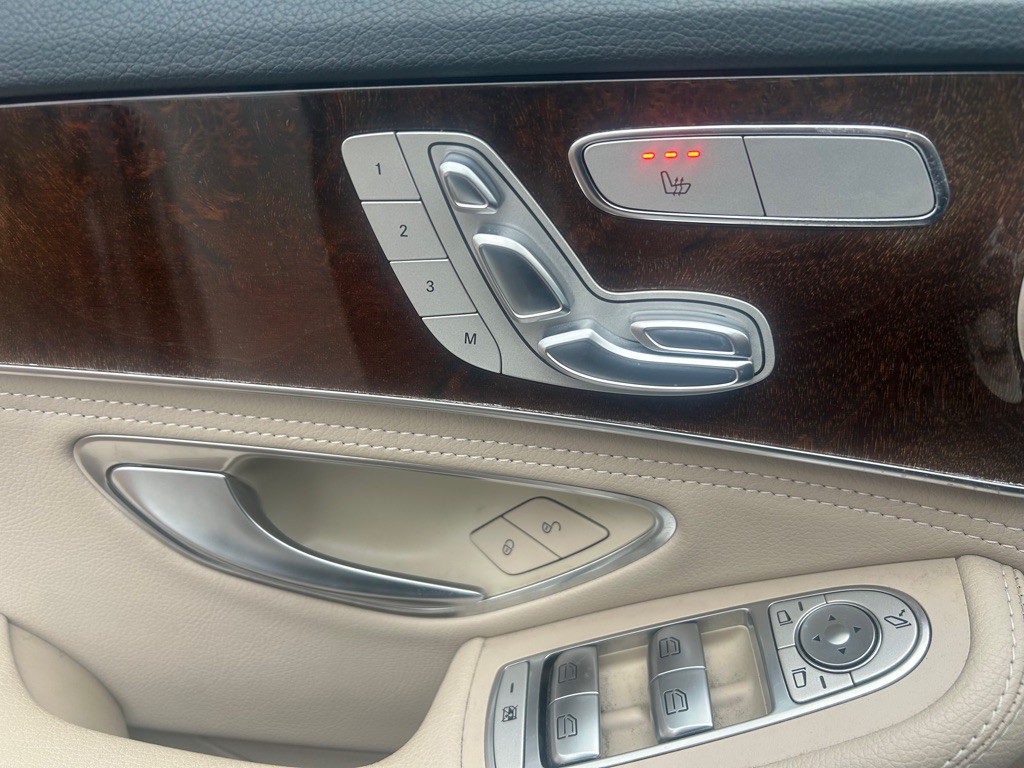 2015 Mercedes-Benz C-Class Image 12