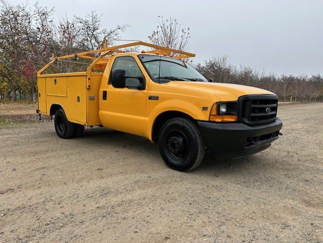 2001 Ford F-350 Image 1