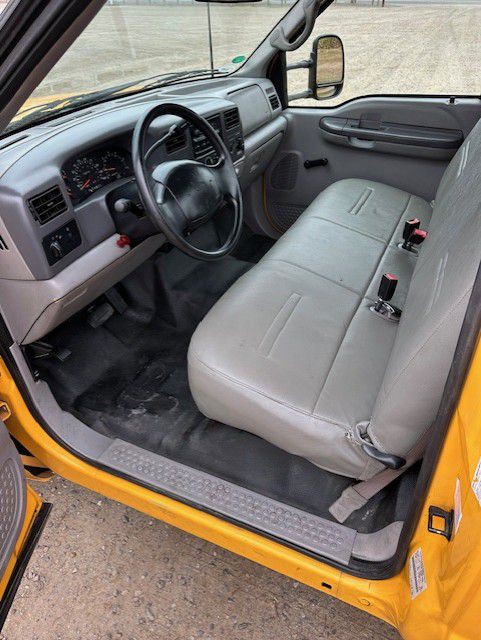2001 Ford F-350 Image 14