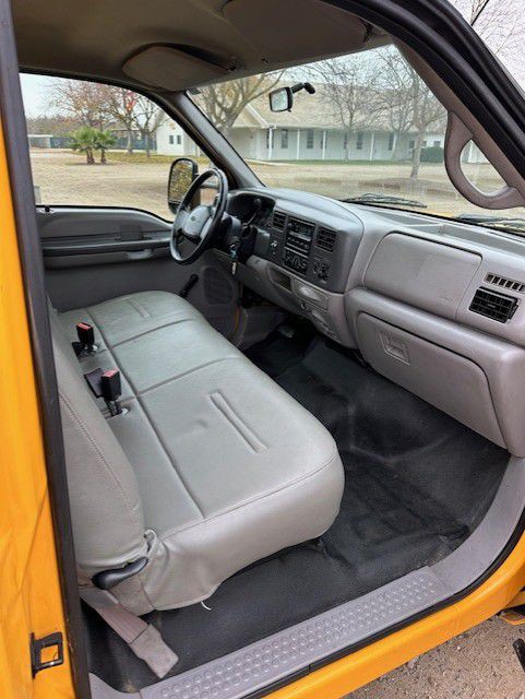 2001 Ford F-350 Image 15