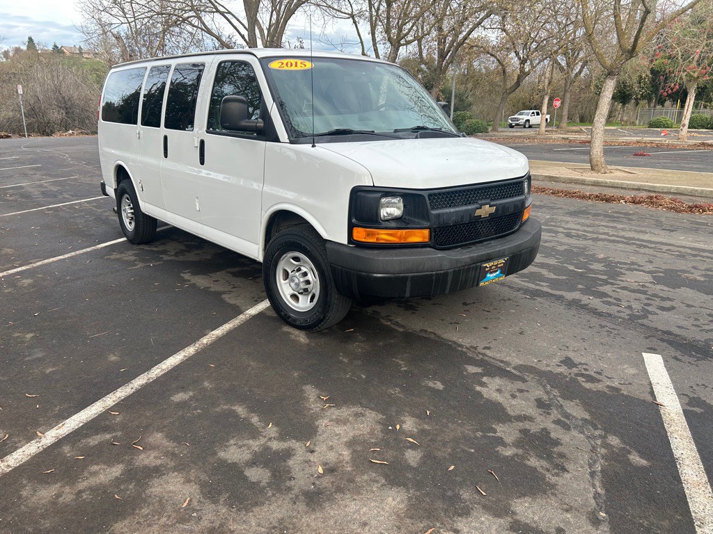 2015 Chevrolet Express Image 1