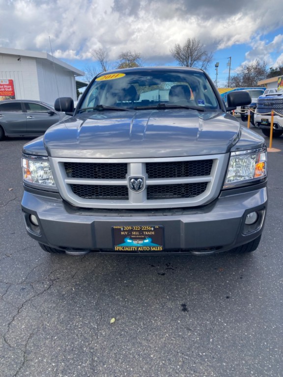 2011 Dodge Dakota Image 2