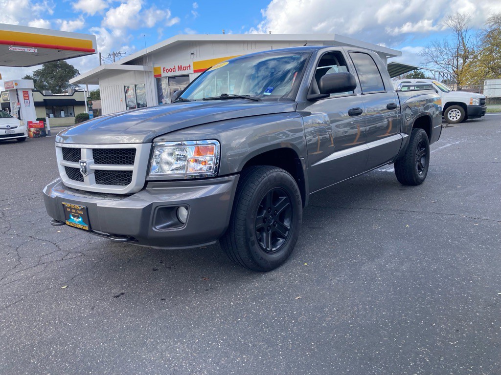 2011 Dodge Dakota Image 3