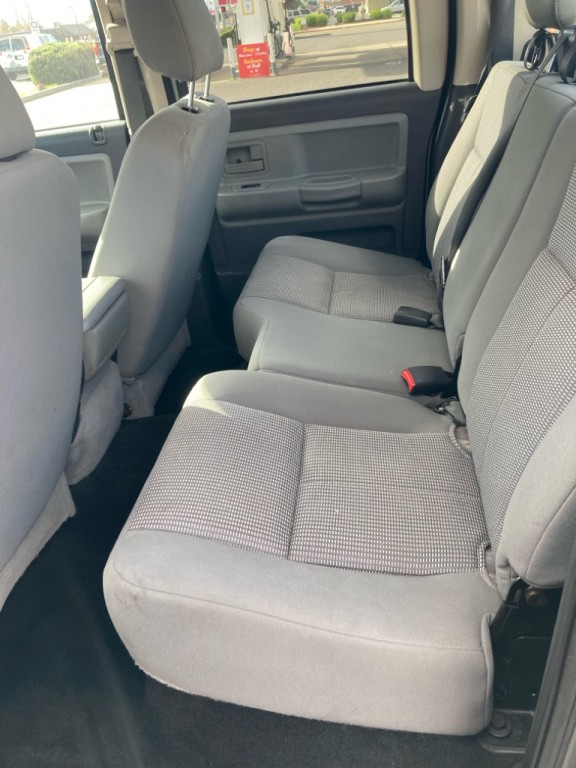 2011 Dodge Dakota Image 17