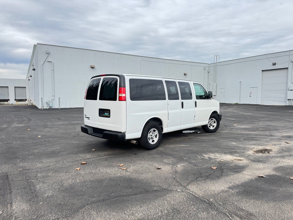2008 Chevrolet Express Image 5