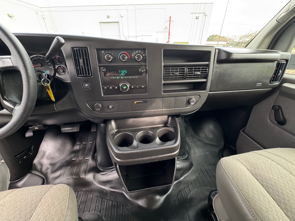2008 Chevrolet Express Image 13