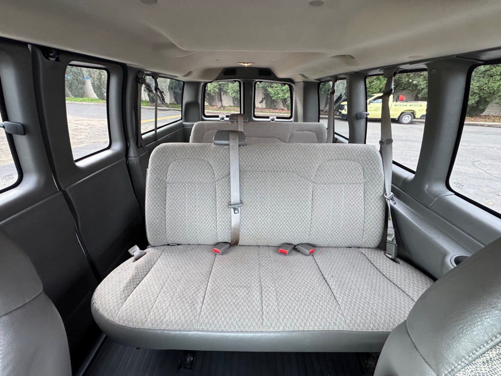 2008 Chevrolet Express Image 15