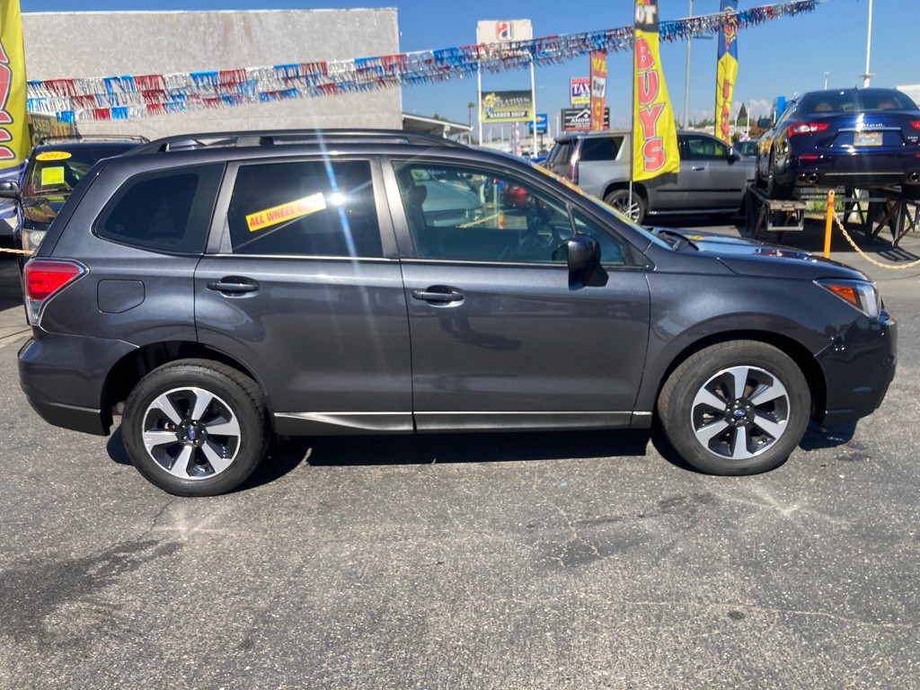 2018 Subaru Forester Image 2