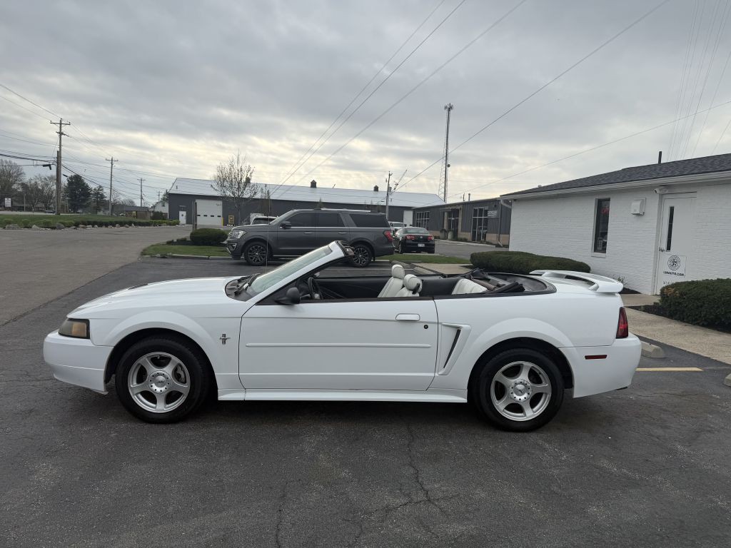 2003 Ford Mustang Image 16