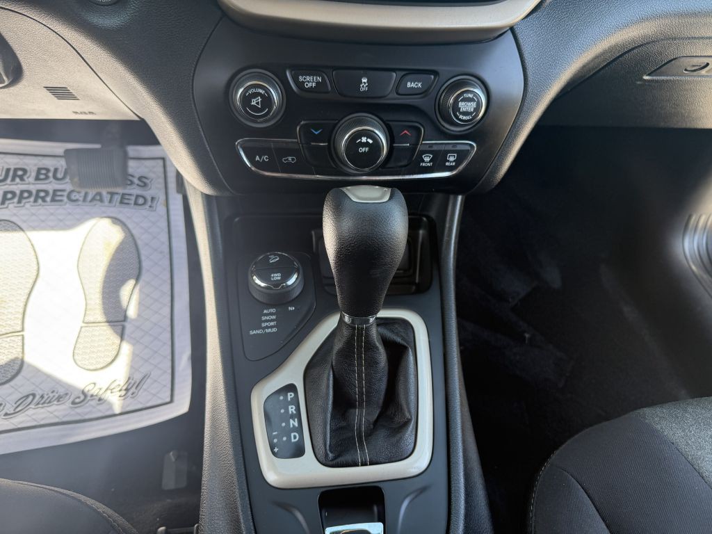 2014 Jeep Cherokee Image 12