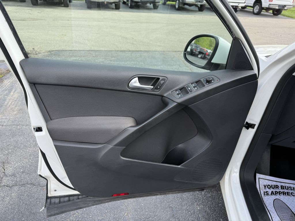 2013 Volkswagen Tiguan Image 14
