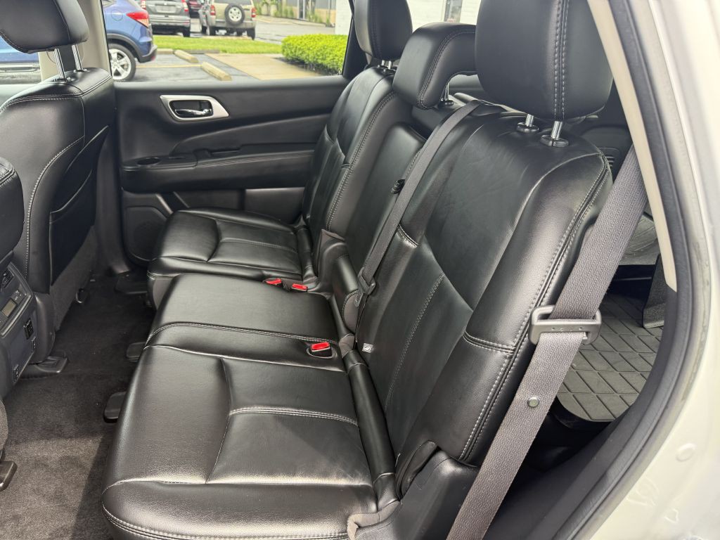 2017 Nissan Pathfinder Image 7