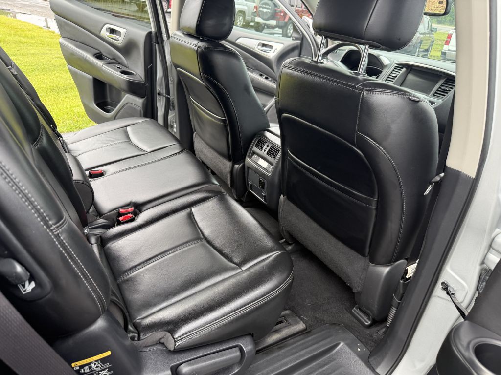 2017 Nissan Pathfinder Image 10