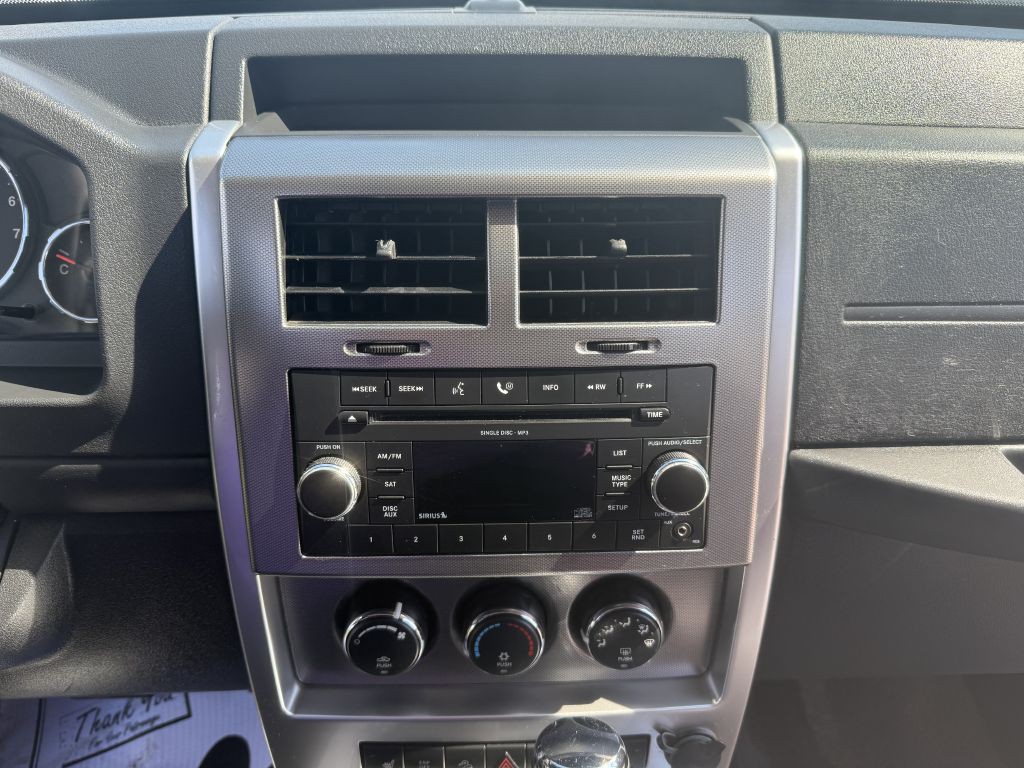 2009 Jeep Liberty Image 10