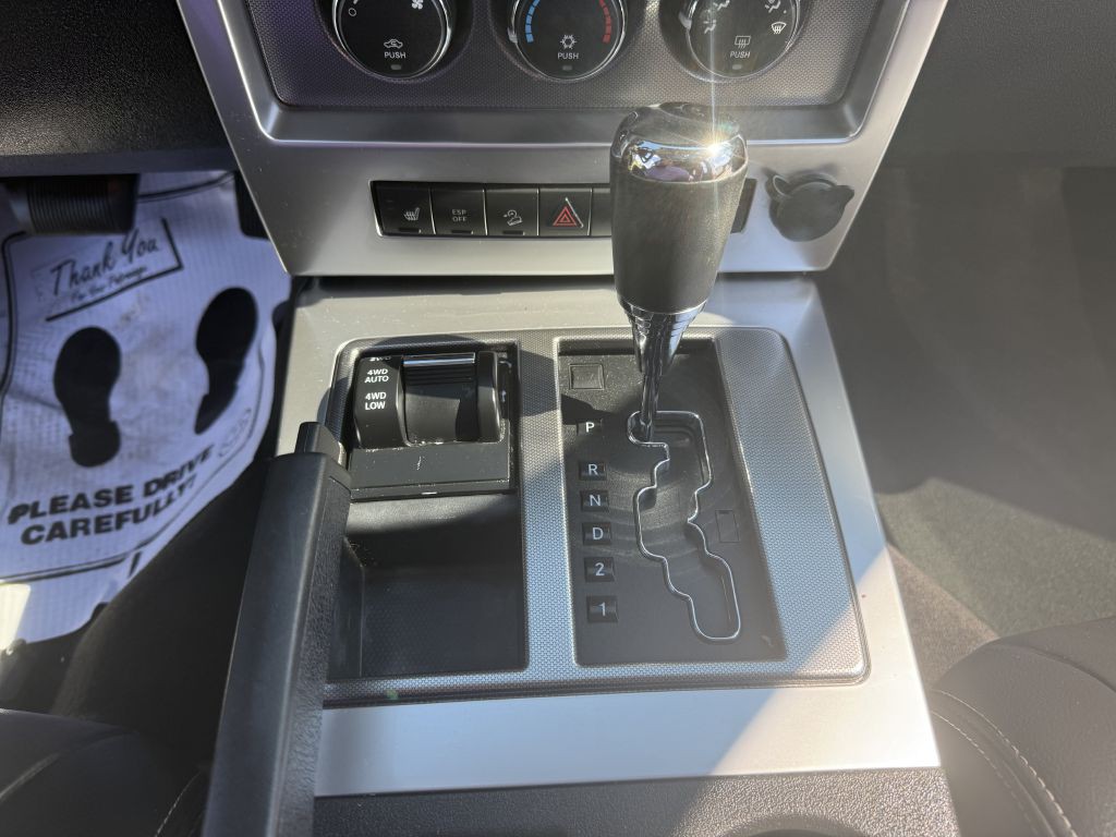 2009 Jeep Liberty Image 11