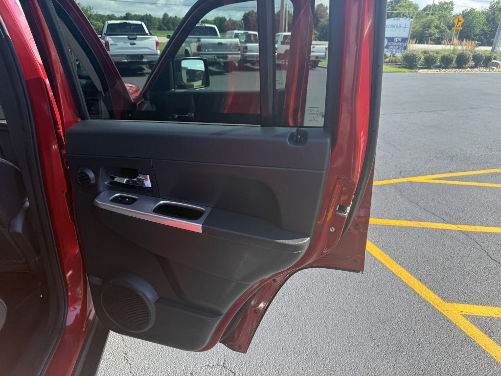 2009 Jeep Liberty Image 16