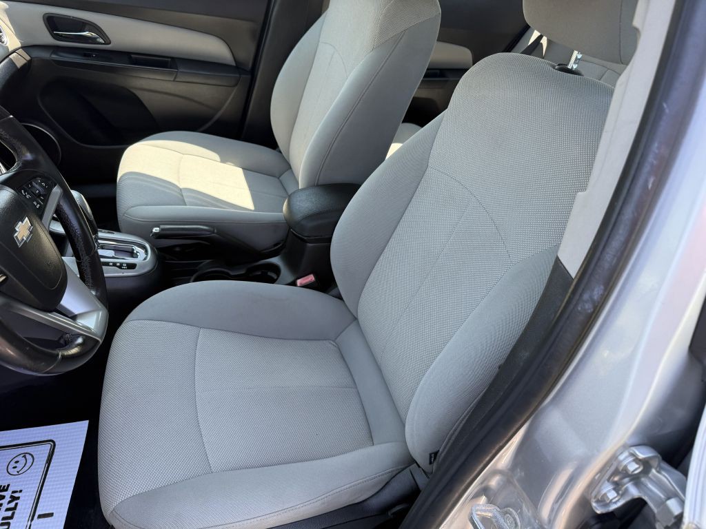 2011 Chevrolet Cruze Image 6