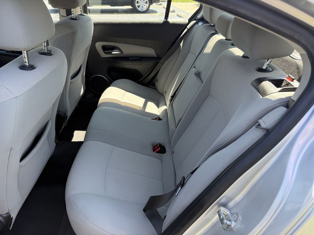 2011 Chevrolet Cruze Image 7